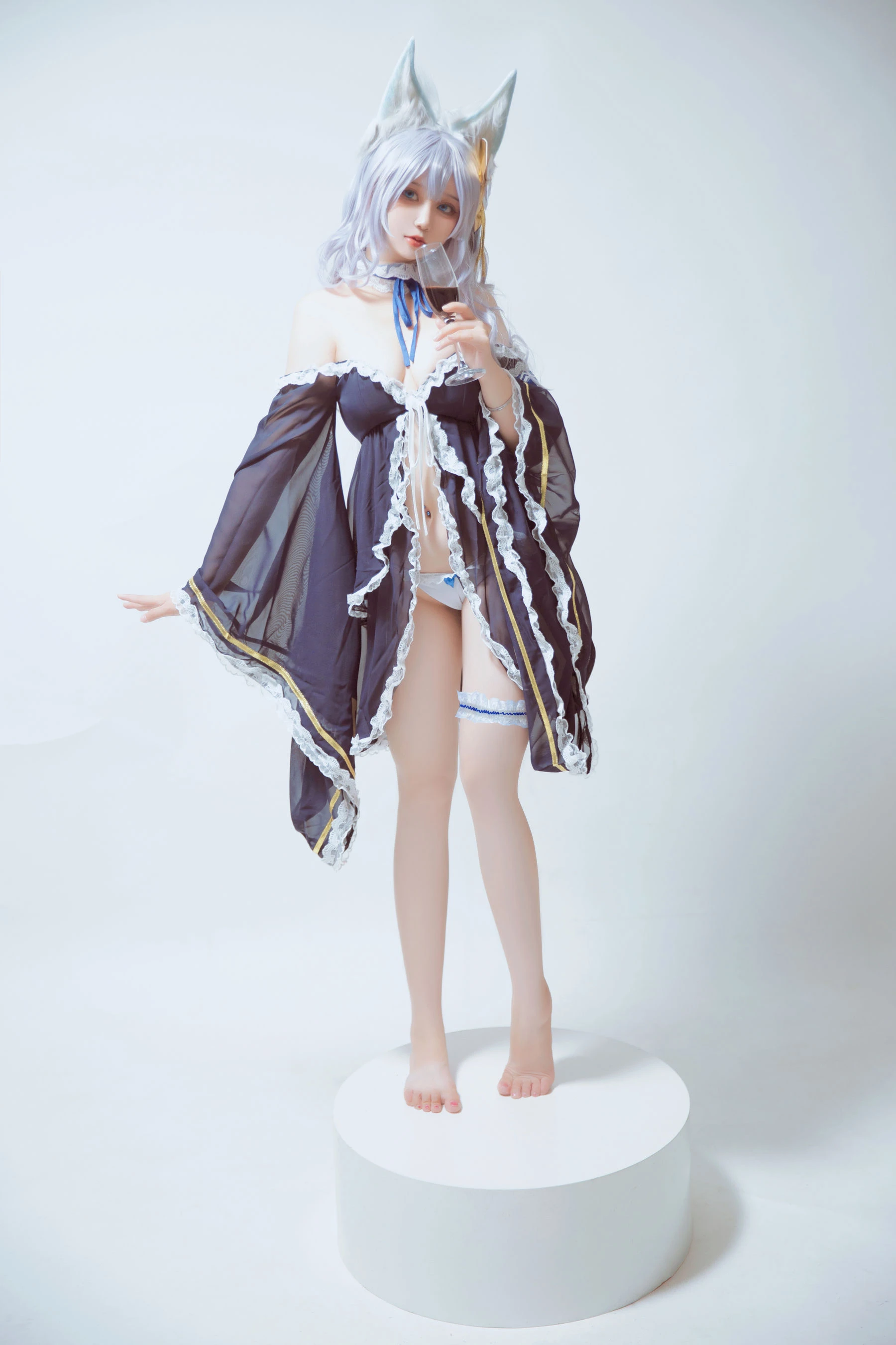 空姐優雅街拍寫真 – 夏季自信風格展現精選 - 3
