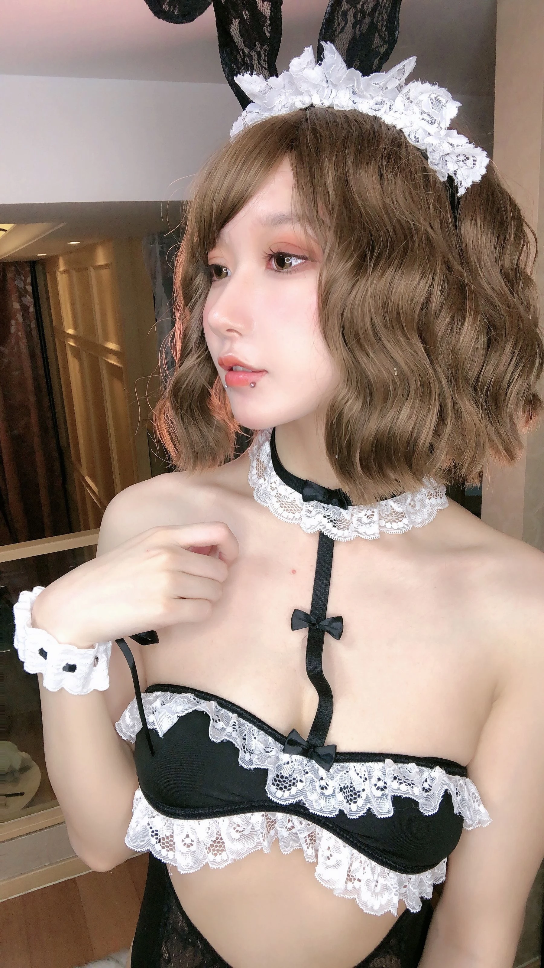 春季限定模特甜美寫真集 – 夜景浪漫瞬間捕捉珍藏 - 12
