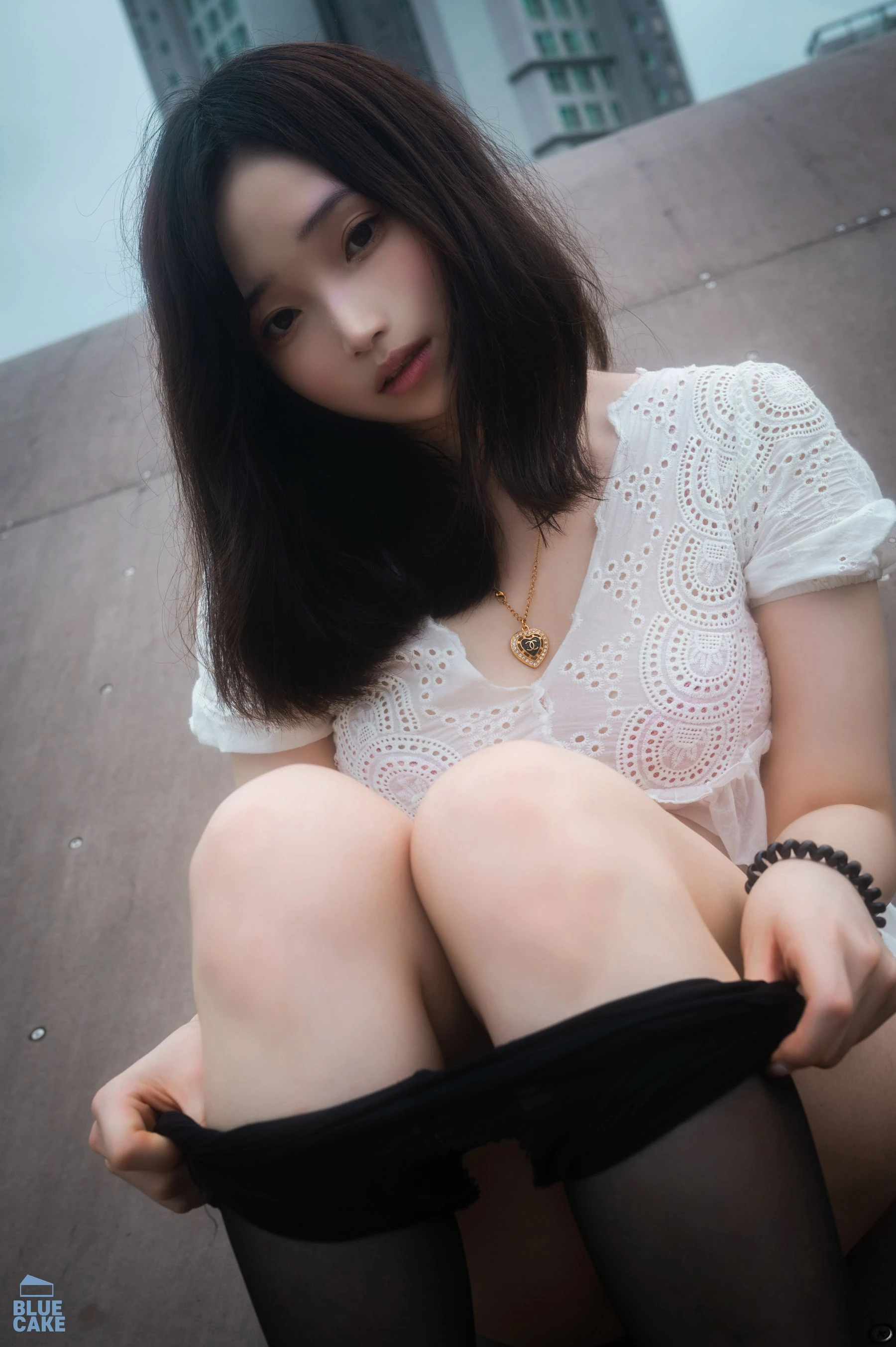 627052 40
