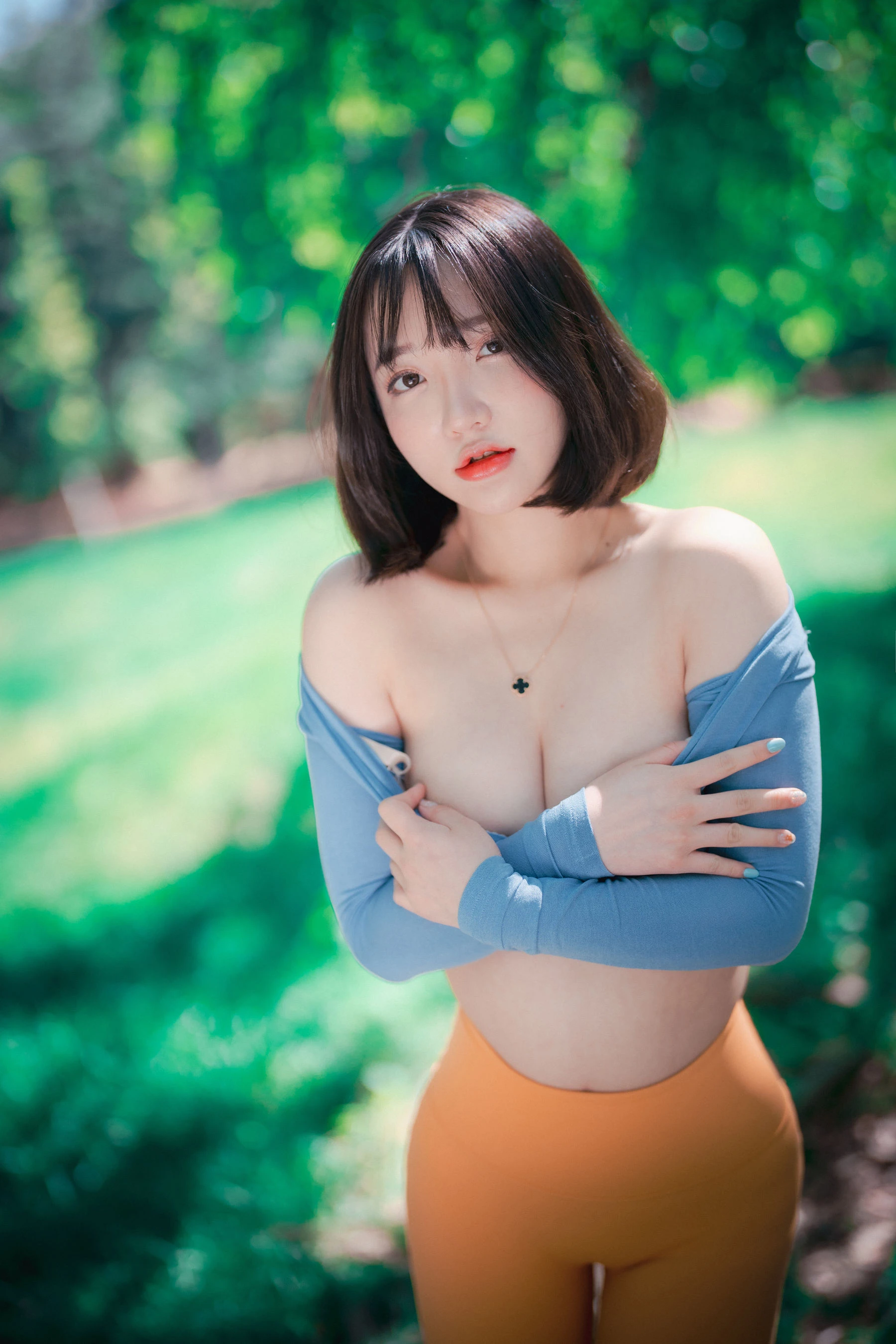 黃昏台中DJ寫真精選 – 優雅室內俏皮完美融合限量 - 88