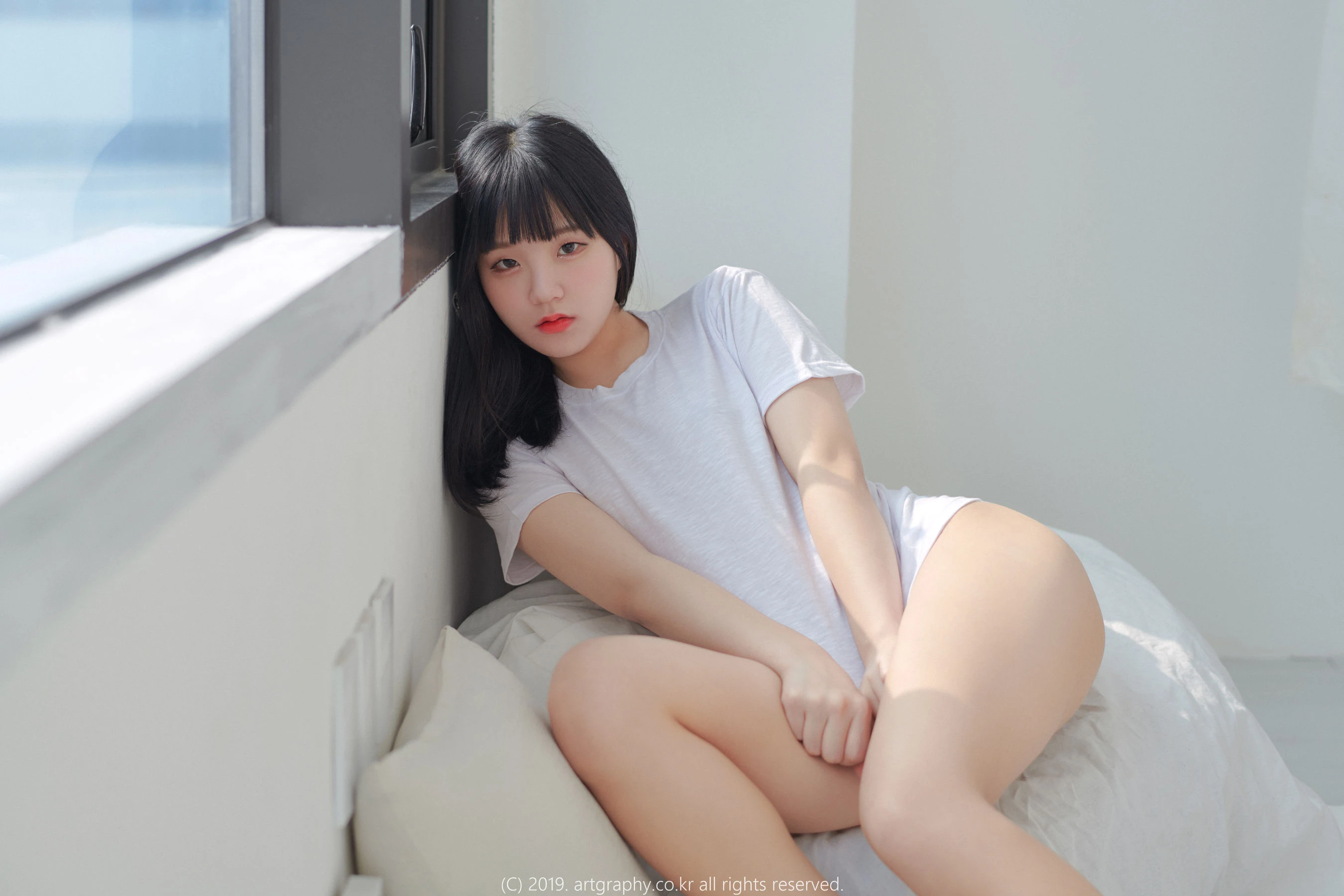 雨季限定嫩模高貴寫真集 – 自然光優雅瞬間捕捉珍藏 - 1