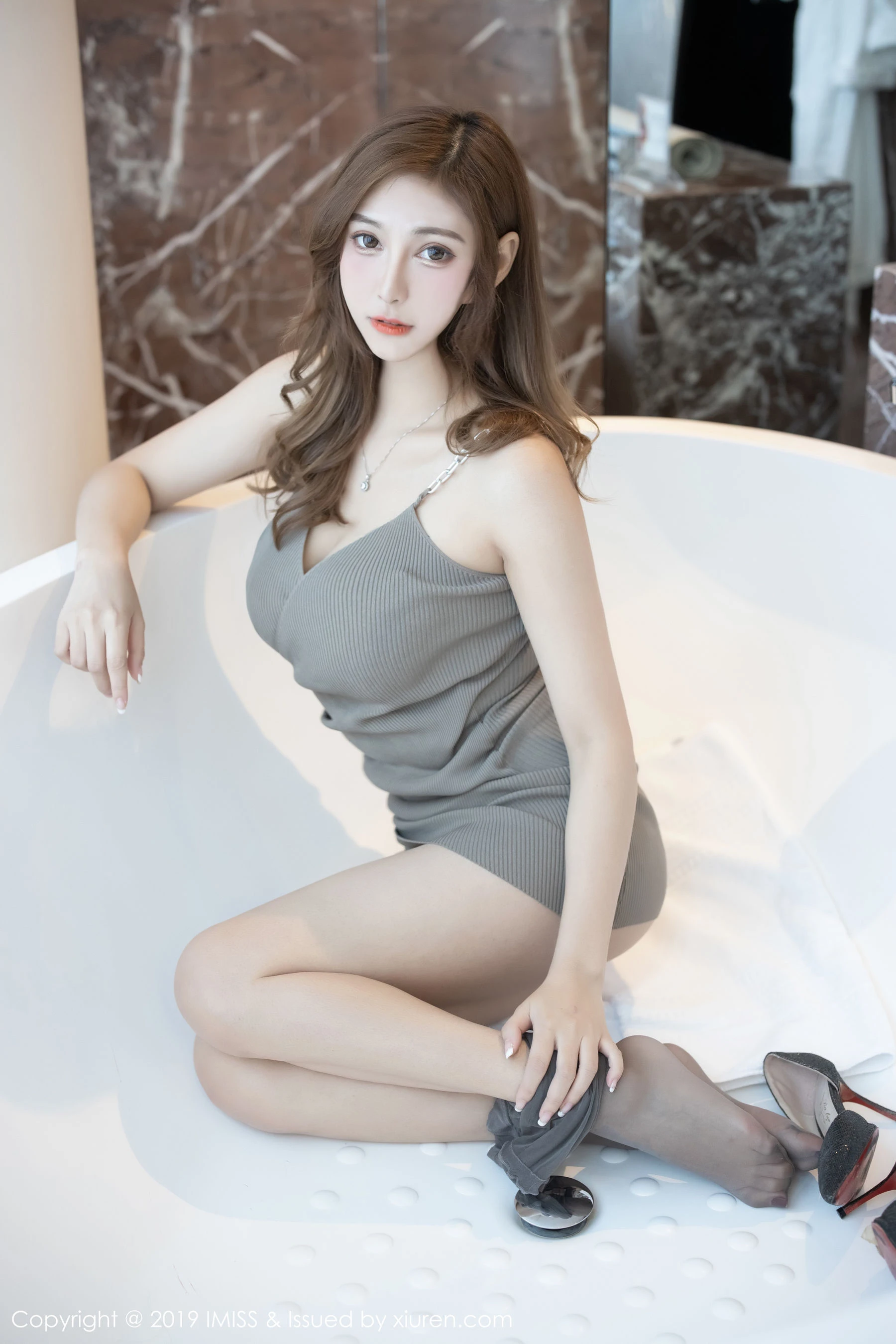 台中午後校花美照 - 知性魅力戶外實錄典藏 - 28